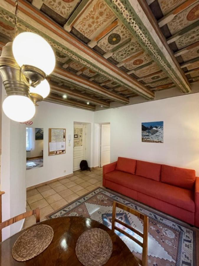 Historical Apartment With Balcony Прага Экстерьер фото